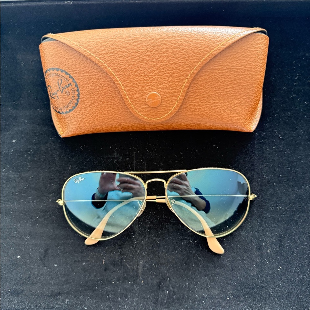 Ray-Ban Gold Aviator Sunglasses (Light Blue Lenses )